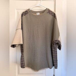 BKE Waffle Knit Crewneck in Beige and Gray